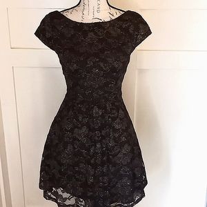 B.Darlin Black & Gold Metallic Fit& Flare Formal Lace Short Dress Sz 5